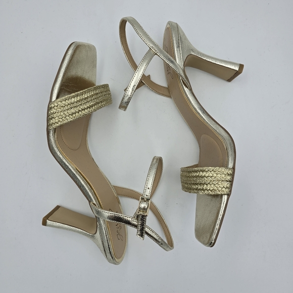 NWOT Jewel Badgley Mischka Heddia Woven Vamp Heeled Sandals, Gold, Women's 10 - Picture 15 of 16